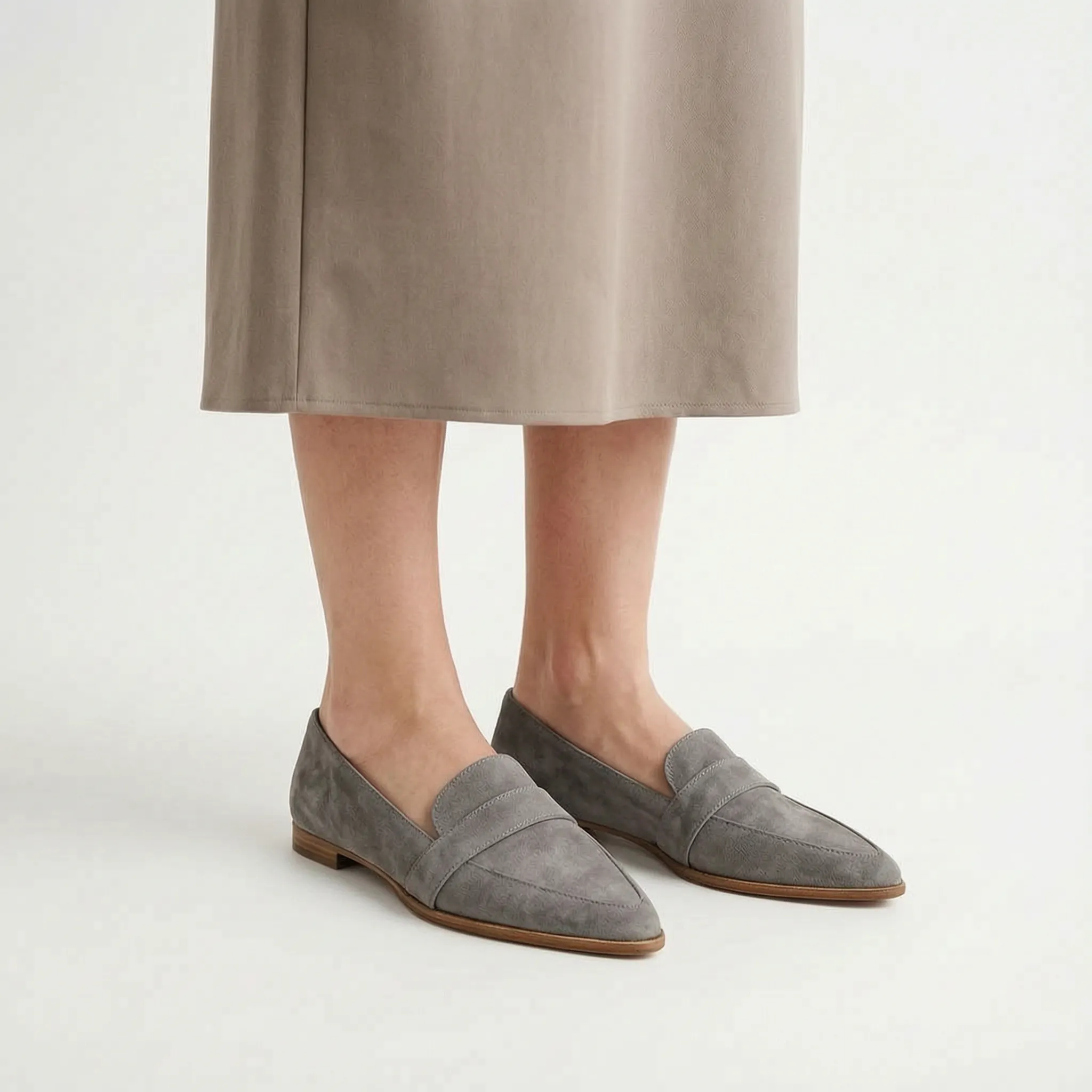 Velmira - Pointed Toe Women's Loafers