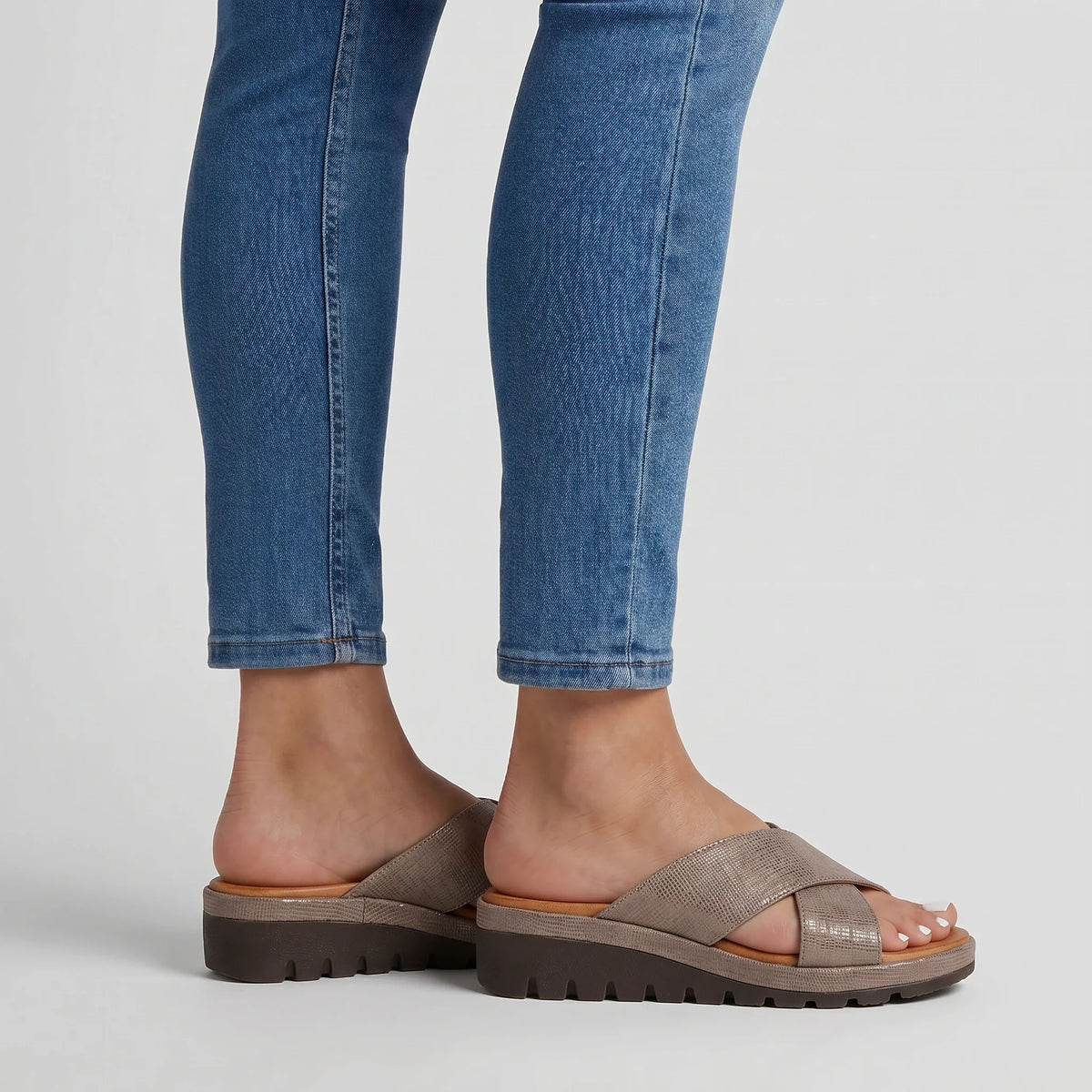 Elara - Women's Metallic Crisscross Platform Sandals