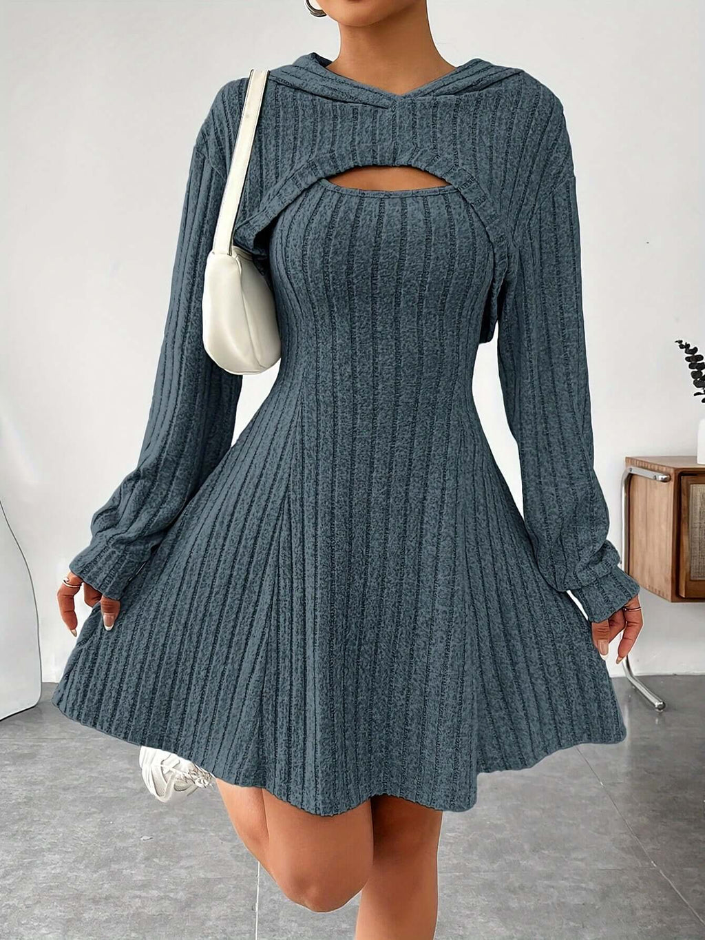 Elara - Women's Stylish Knit Dress with Cut-Out Detail