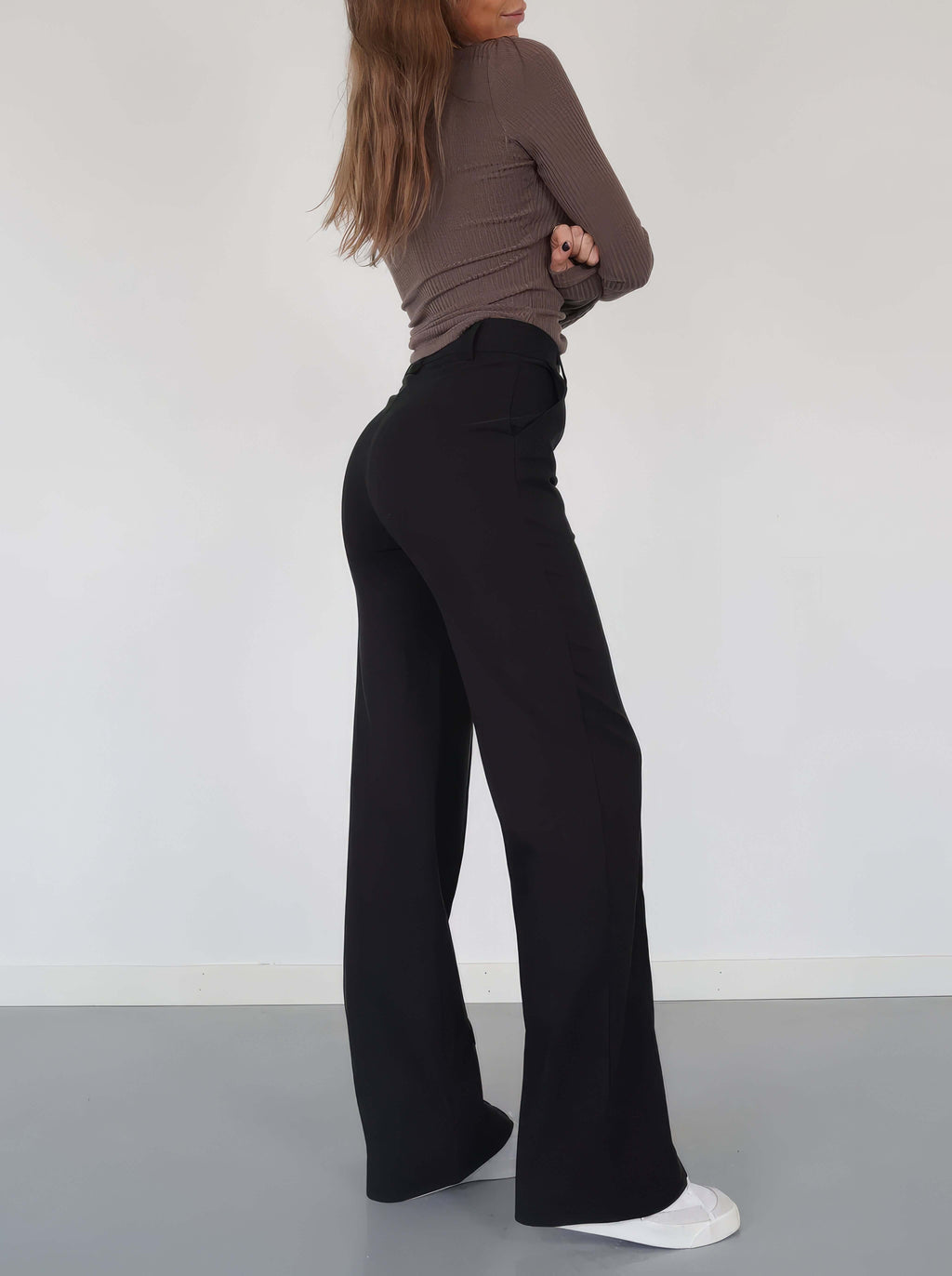Elora - Women's Wide Leg Trousers with Ribbed Top