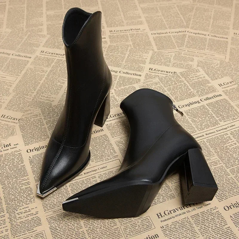 Elowen - Women's Pointed Toe Zip Boots