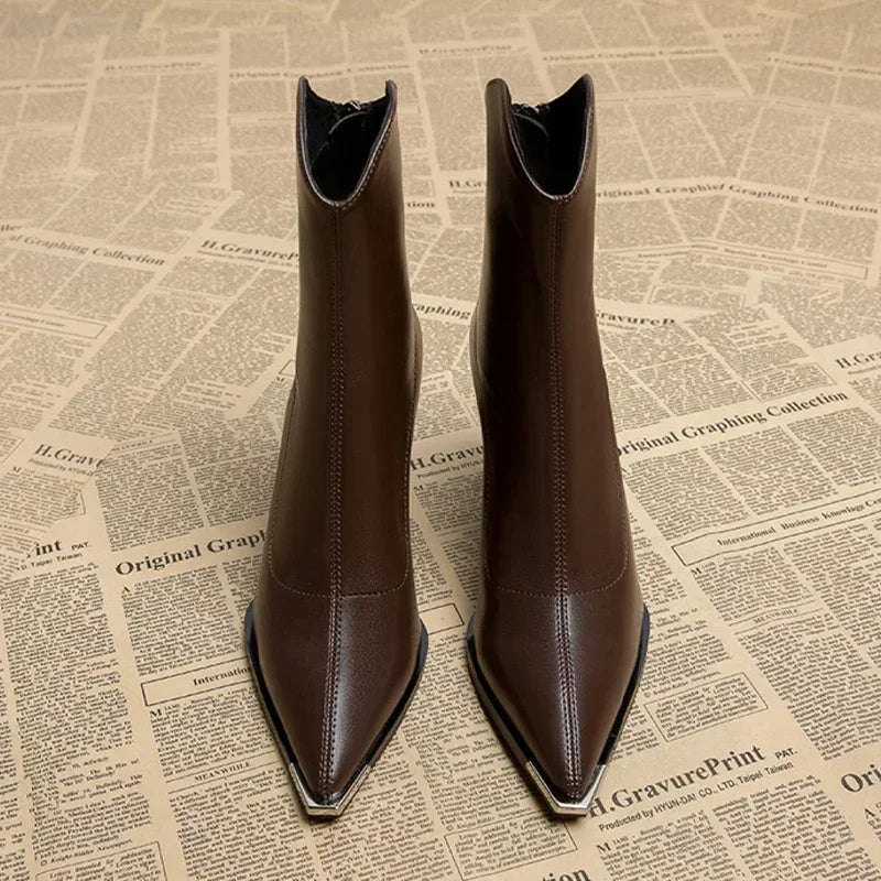 Elowen - Women's Pointed Toe Zip Boots
