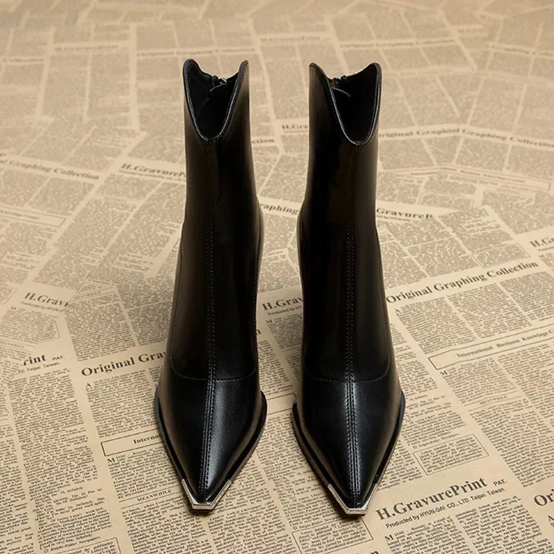Elowen - Women's Pointed Toe Zip Boots