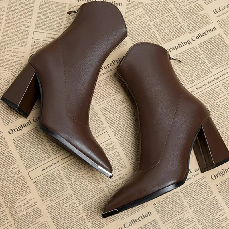 Elowen - Women's Pointed Toe Zip Boots