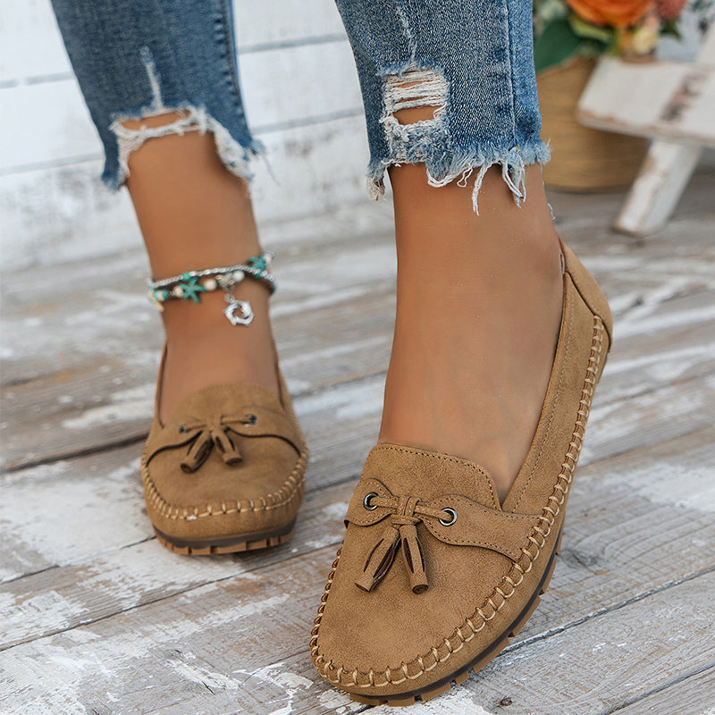 Lavinia - Women's Classic Loafers with Tassel Detail