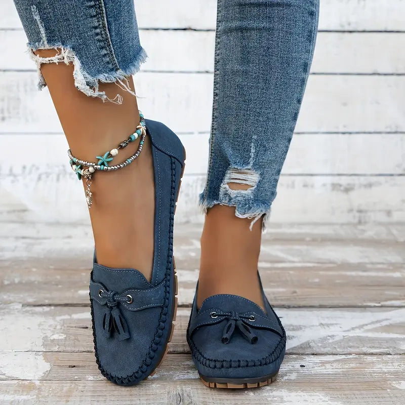 Lavinia - Women's Classic Loafers with Tassel Detail