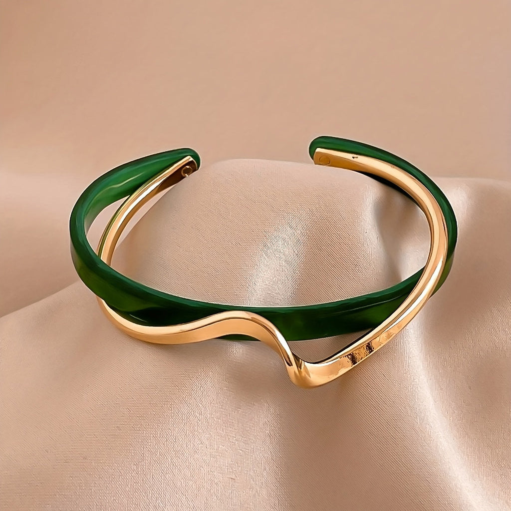 Liora - Women's Sleek Mixed Metal Twist Bracelet