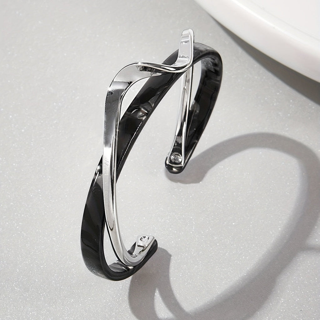 Liora - Women's Sleek Mixed Metal Twist Bracelet