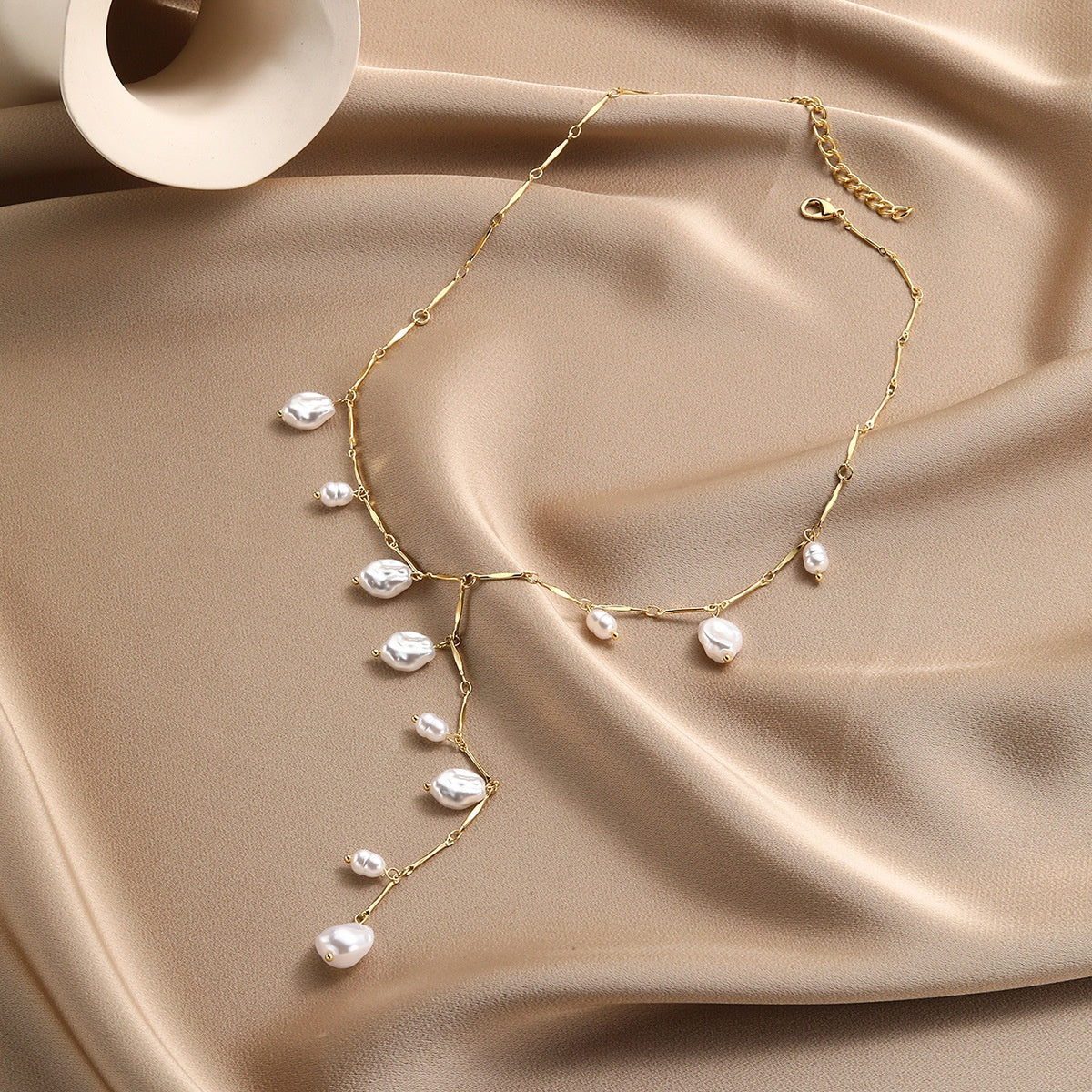 Petra - Women's Elegant Pearl Drop Necklace