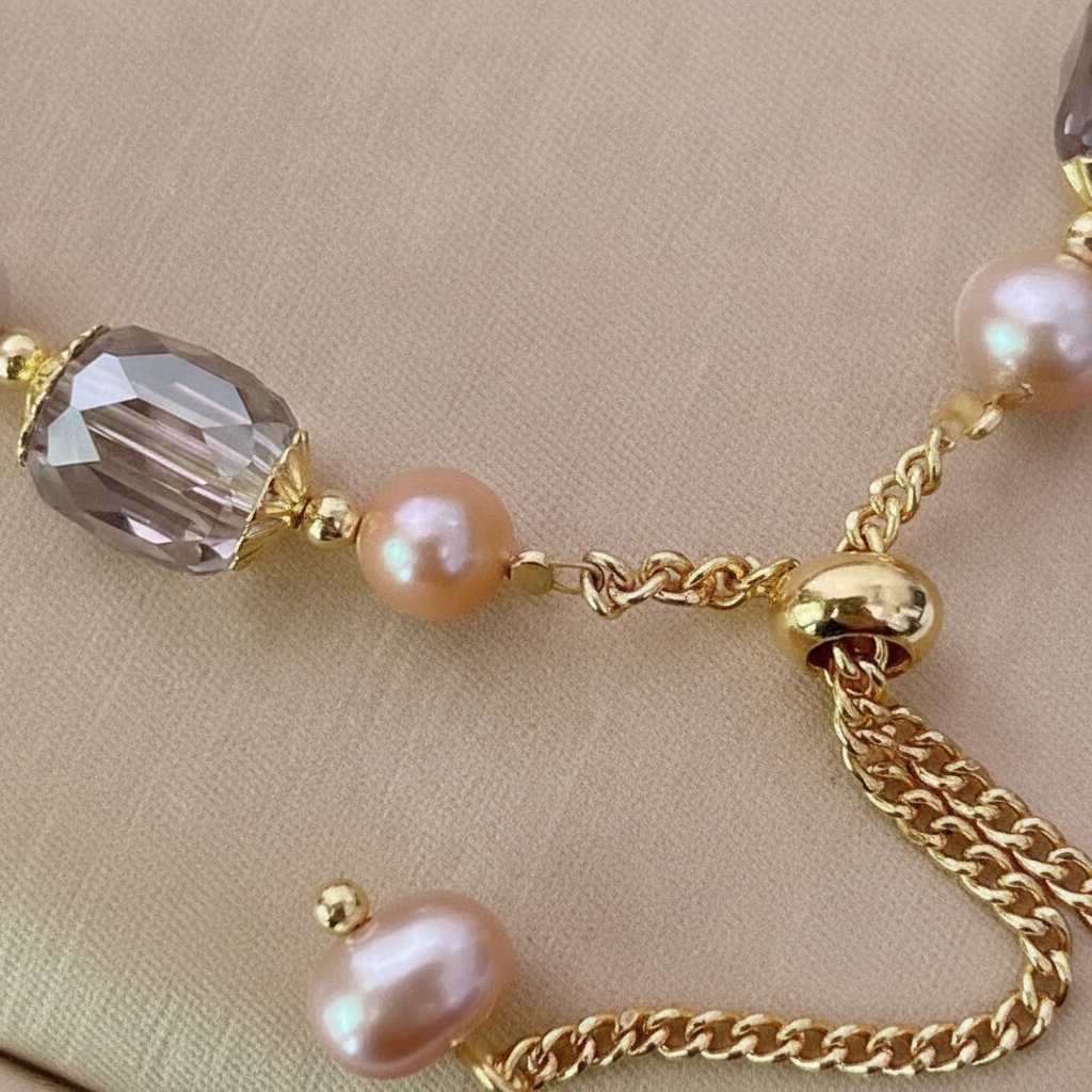 Seraphina - Women's Elegant Pearl and Crystal Bracelet